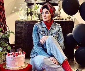 "مریم معصومی" با رژی قرمز و جیغ تنها تو ماشین با یک مرد! +عکس