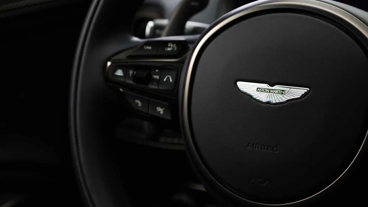aston-martin-dbx707-steering-wheel