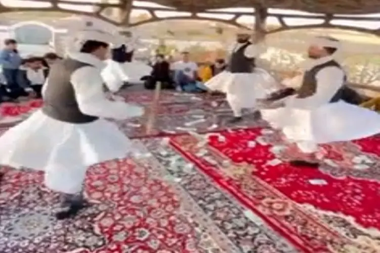 آواز محلی؛ تا حالا نمیدونستم رقص خراسانی ها انقد باحال و مهیجه خیلی حرفه ای هستن