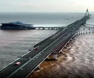 معماری خلاقانه؛ برا چین دیگه زمین جواب نیست جاده آبی ساخت ترافیک کنترل شه چه سازه ای