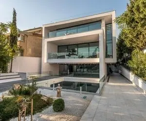 خرید ویلای اشرافی در شهرک غرب؛ تریبلکس همه چی تموم 290 میلیارد ناقابل!