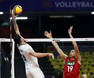 ستاره تیم ملی والیبال خط خورد!