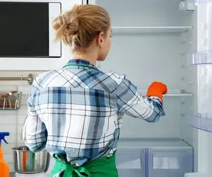 ترفندهای خانگی؛ تمیز کردن و سفید کردن یخچال و فریزر با یک ترکیب جادویی