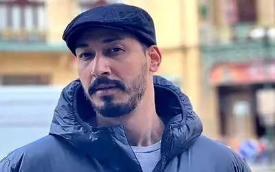 سکانس خندان/دعوای بهرام افشاری با استادش دیدنیه/با لهجه همدانی ووشو رفته