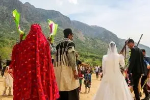 آواز شاد؛ تو حنابندون دهه 70 داماد از ذوقش چه رقص باباکرمی میره