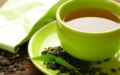 خواص شگفت انگیز چای سبز؛ از لاغری تا درمان آکنه