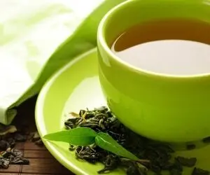خواص شگفت انگیز چای سبز؛ از لاغری تا درمان آکنه