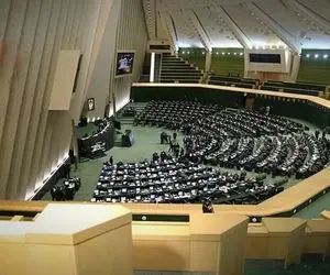 مجلس حقوق‌های نجومی را قانونی می‌کند؟