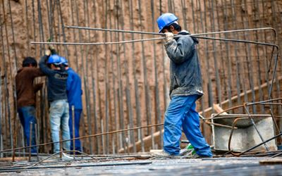 خبر مهم رئیس فراکسیون کارگری مجلس در مورد افزایش حقوق کارگران
