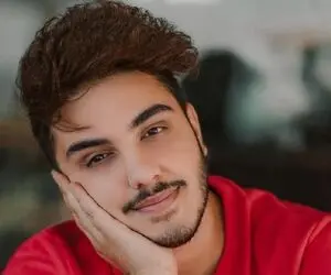 آرون افشار در کنسرت بدون میکروفون می خونه / چه جرعتی داره