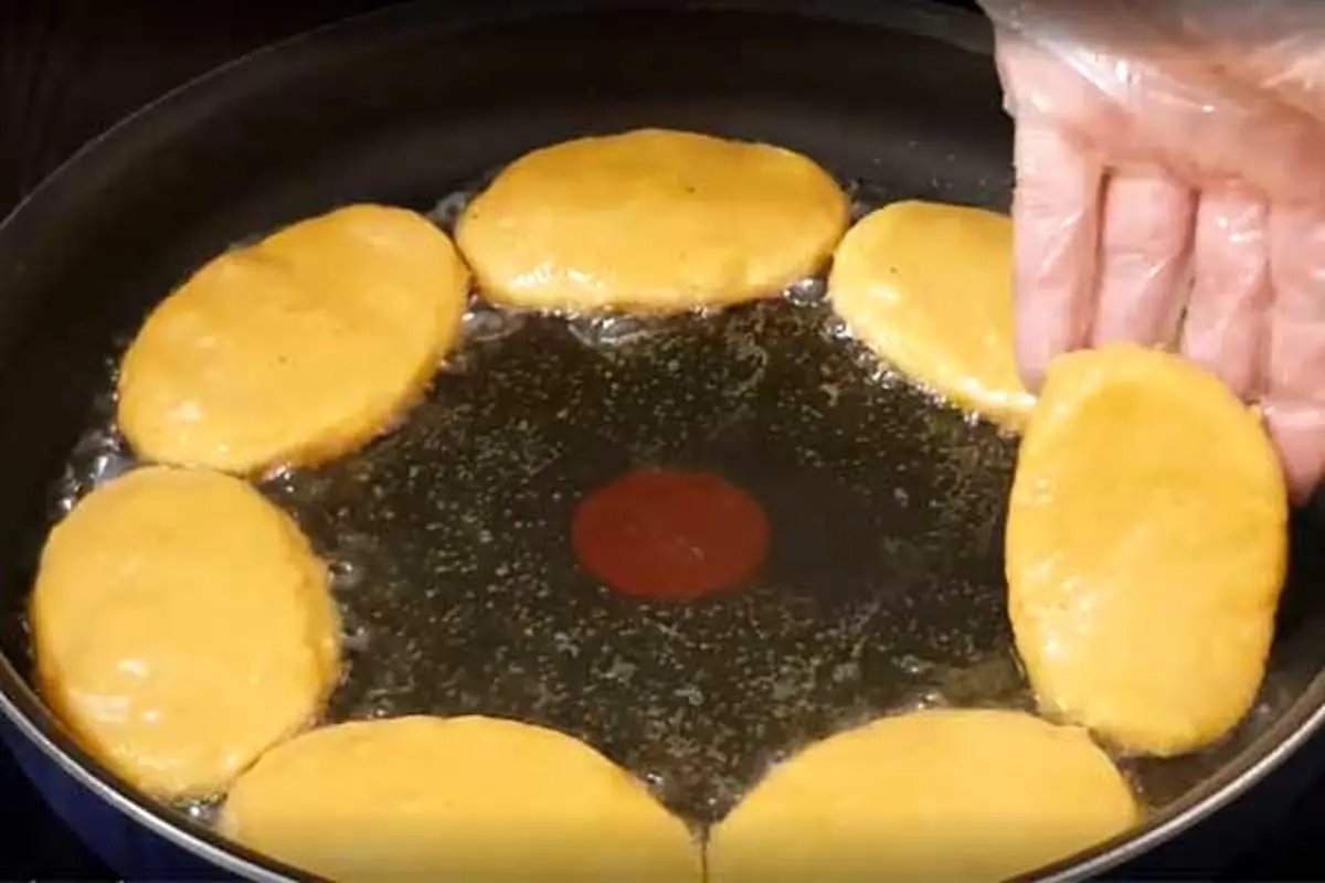 frying-kukus-in-oil