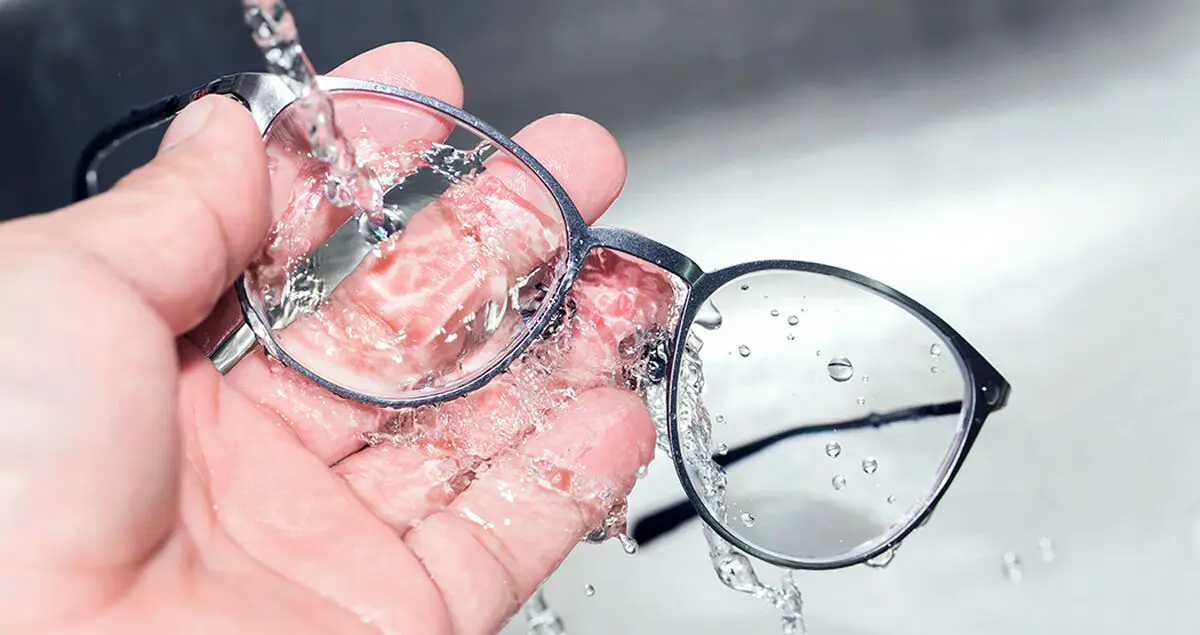نحوه تمیز کردن عینک