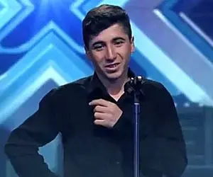 آواز محلی؛ اجرای لری پسر چوپان که تا به حال تلویزیون ندیده توسط صامتی کوبیده میشه