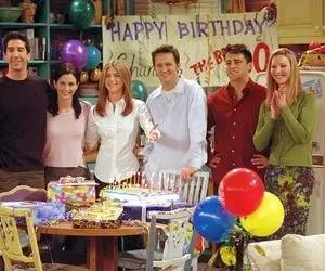 دیوید بکام و لیدی گاگا در قسمت ویژه فرندز