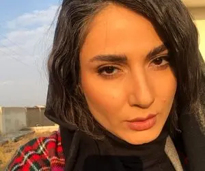 عکس خانم بازیگر سمیرا حسن پور با مو های پریشان!