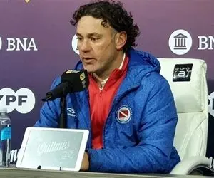 (عکس) بازیکن سابق بارسلونا بعد از درگیری دستگیر شد!