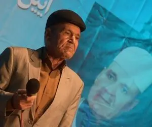 آواز نوستالژی؛ استاد بهمن اسکینی تو کهنسالی چه با چشمای پراز اشک آهنگ گرلر روخونده