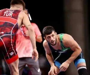 ساعت و حریف رضا اطری در مسابقه نیمه نهایی المپیک 2020