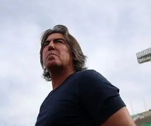 ساپینتو: 6 ماه پرداختی نداشتید و از بازیکنان قهرمانی می‌خواهید؟