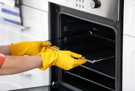 ترفند های خانه داری؛ روش های جادویی چربی زدایی و برق انداختن فر، مایکروفر و توستر