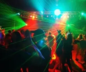 بازداشت 16 زن و مرد در پارتی مختلط در شب قدر!