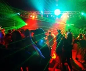 بازداشت 16 زن و مرد در پارتی مختلط در شب قدر!