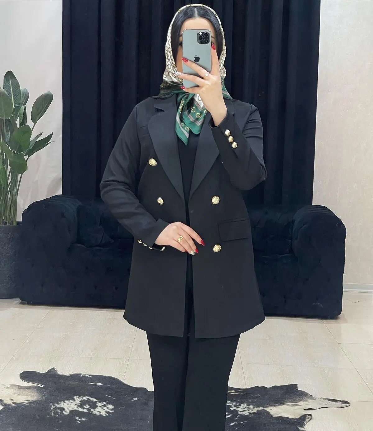 از زیر
