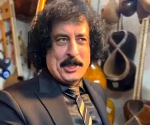 آواز بازاری؛ صدای بی نظیر مرد خوشتیپ بازاری ولی چرا با ده کیلو ابهت لالا لای میخونه