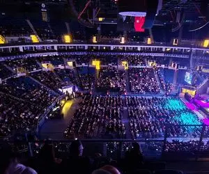 آواز همایونی؛ همایون شجریان جوری این آهنگ رو باشکوه خوند که کل سالن کنسرت متحیر شدن