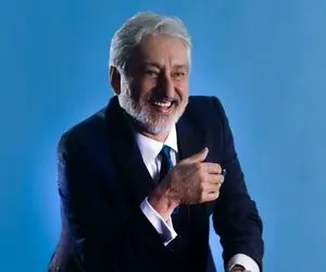 عکس خواننده لس آنجلسی با همسرش