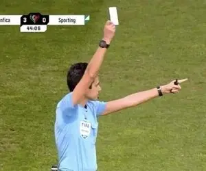 (ویدیو) اولین کارت سفید در تاریخ فوتبال!