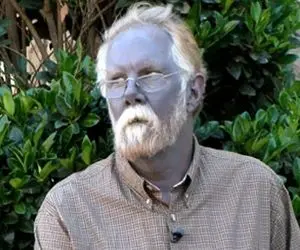 انسان شگفت انگیز؛ مرد ریش حنایی رو ببینید که رنگ پوستش آبی جل الخالق مگه داریم