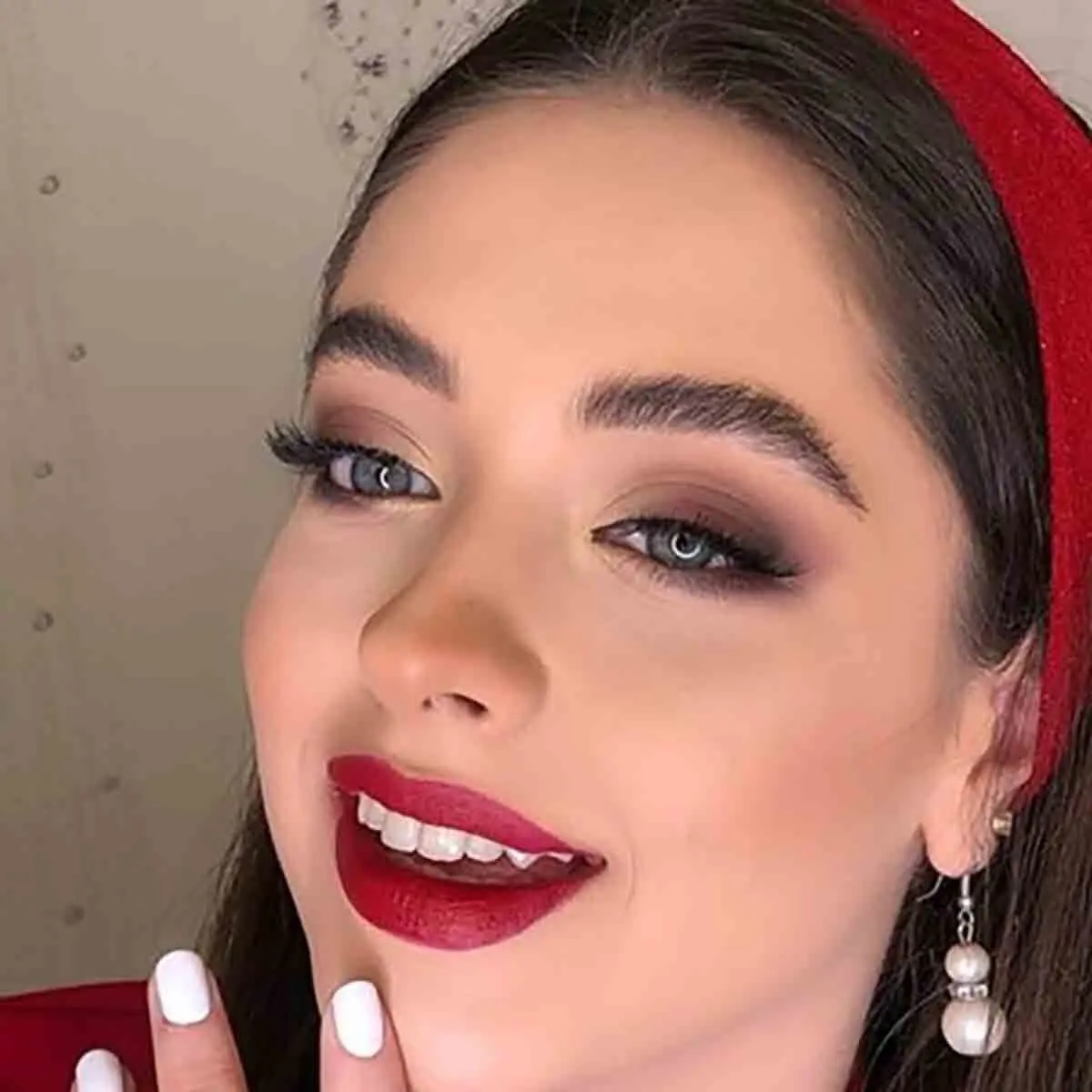 گزینه‌ای-محبوب-به-نام-رژ-لب-زرشکی