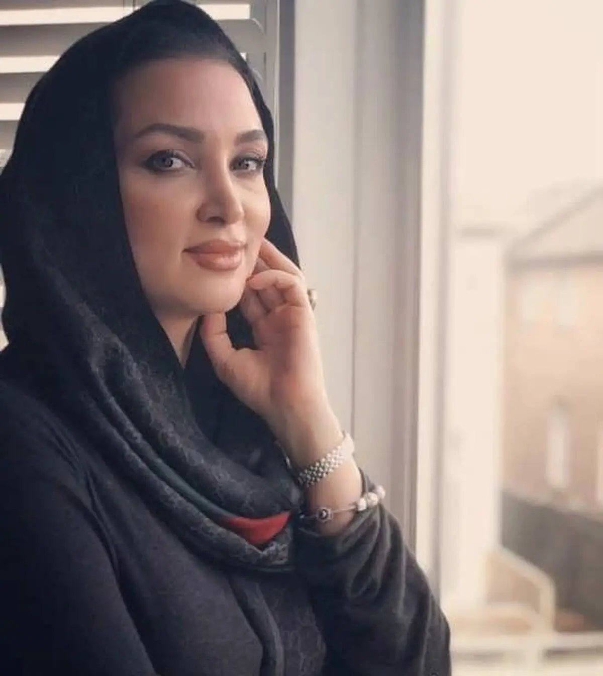 biography-ronak-younesi-25