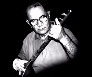 آواز جگرسوز؛ مسعود بختیاری این آهنگ لری رو چنان با سوز خوند که بشنوی قلبت آتیش میگیره