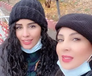 لیلا بلوکات در آغوش رفیقش در کویر + عکس