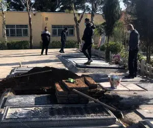 آزاده نامداری در همسایگی چه کسی به خاک سپرده شد؟