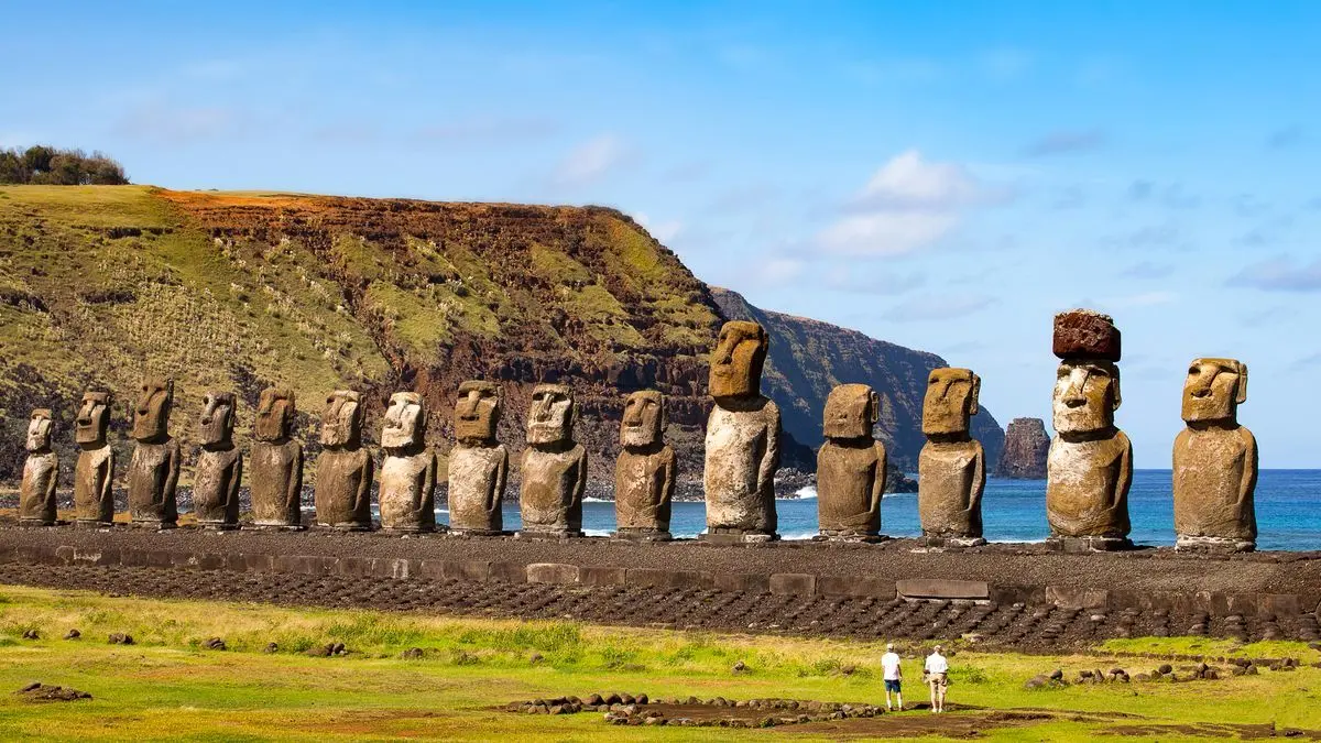 easter-island-moai