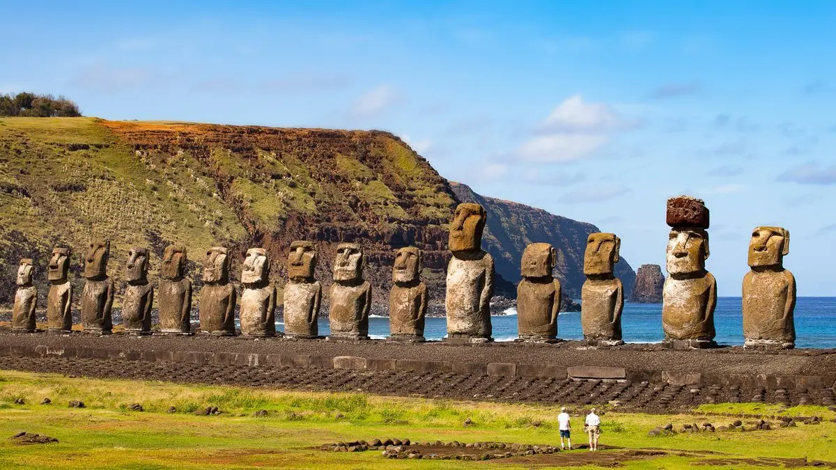 easter-island-moai