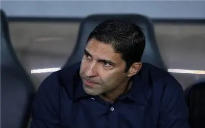 اختلاف پرسپولیس و هاشمیان بالا گرفت؛ قرارداد سرمربی سابق به مرجع قضایی می‌رود؟