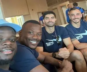 (عکس) استوری معنادار علی کریمی با قلب آبی!