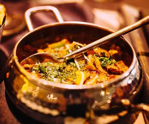 ترفندای خونگی تمیز کردن ظروف مسی؛ همشونو تو سه سوت برق بنداز و به قیمه قورمت جلا بده