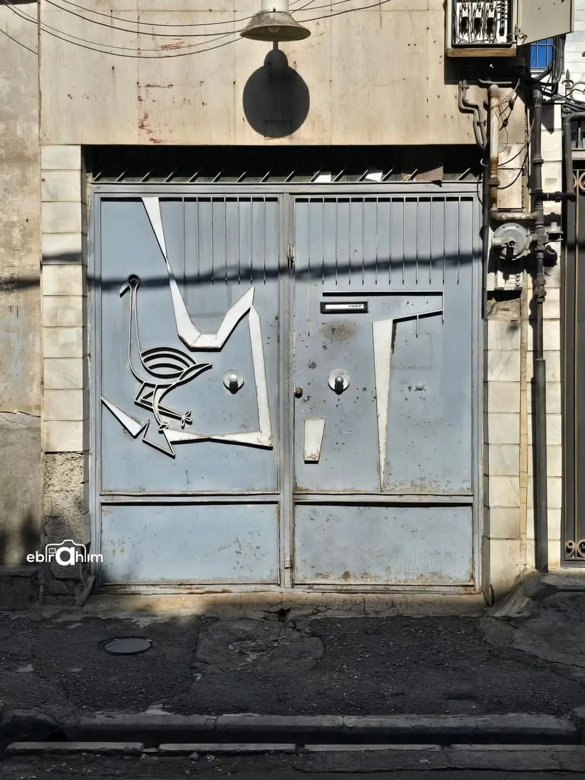 چرا دیگه در های ورودی رو این_شکلی درست نمیکنن؟؟نظرتون چیه؟؟عکس@ebrahim_azarpour ———————————————@ (7)