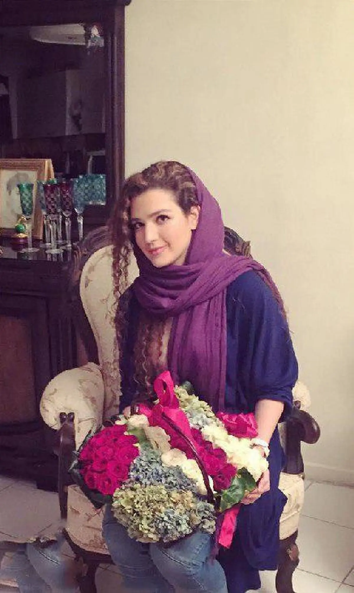 روژان آریامنش