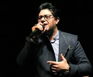 آواز عاشقانه؛ صدای بهشتی حجت اشرف زاده وقتی آهنگ جان منی تو رو میخونه دیوانه کنندس