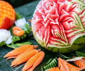 خلاقانه‌های آشپزی؛ هندونه رو اینطوری برش بزن بذار جلو مهمون مادرشوهر پزتو میده