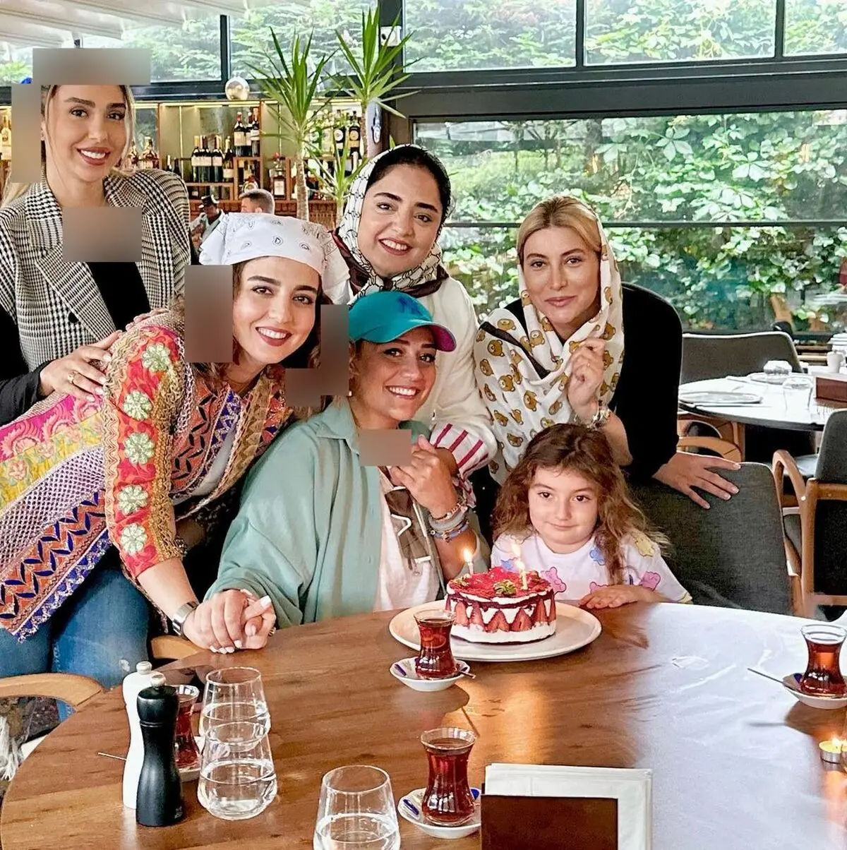 نرگس محمدی