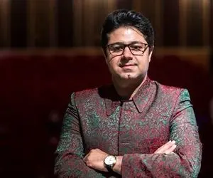 آواز ماندگار؛ حجت اشراف زاده لب ساحل با چه ادا و اطواری آهنگ باتو ای عشق رو میخونه