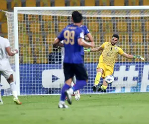 دستکش های عجیب سید حسین حسینی هم مانع باخت استقلال نشد