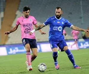 مهاجم سابق استقلال فصل را از دست داد